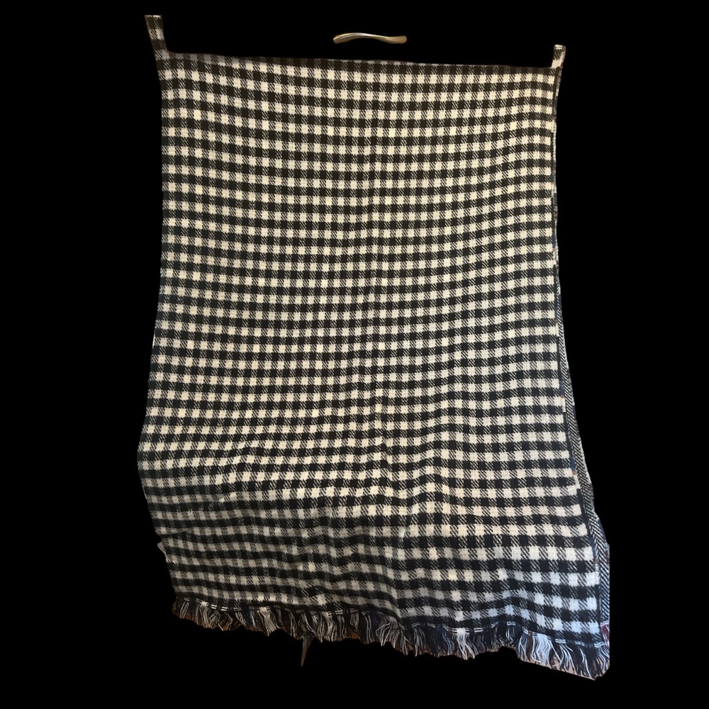 Maurice’s blanket scarf